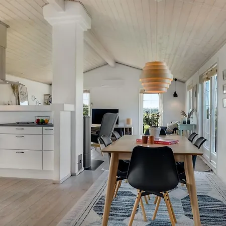 Holiday home Mata - 700m From The Sea By Interhome Lokken