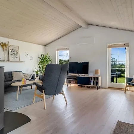 Holiday home Mata - 700m From The Sea By Interhome Lokken
